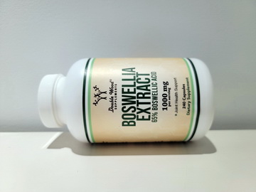 Boswellia serrata supplement on table