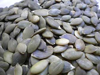 5 Pumpkin Seed Skin Benefits: Acne, Oil & Better Complexion